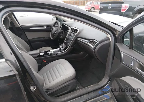 2015 Ford Fusion Hybrid S z USA, uszkodzony, nr VIN 3FA6P0UU8FR307885